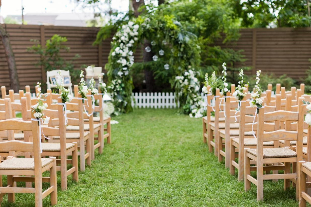 Wildflowers in your wedding