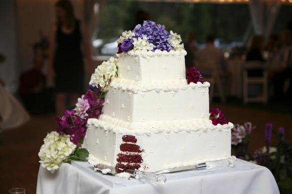 White red velvet wedding cake