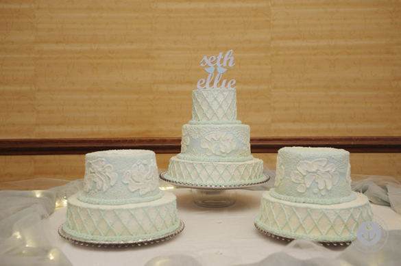 wedding cake and name cake topper
