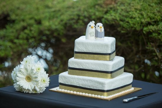 white blue and gold wedding cake 
